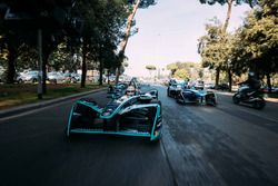 Nelson Piquet Jr., Jaguar Racing leads Sébastien Buemi, Renault e.Dams leads Luca Filippi, NIO Formula E Team