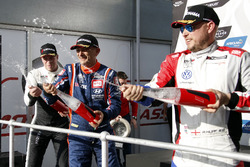 Podio: Gabriele Tarquini, BRC Racing Team Hyundai i30 N TCR, second place Thed Björk, YMR Hyundai i30 N TCR, third place Rob Huff, Sébastien Loeb Racing Volkswagen Golf GTI TCR