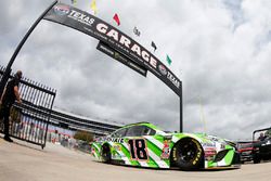 Kyle Busch, Joe Gibbs Racing, Toyota Camry Interstate Batteries