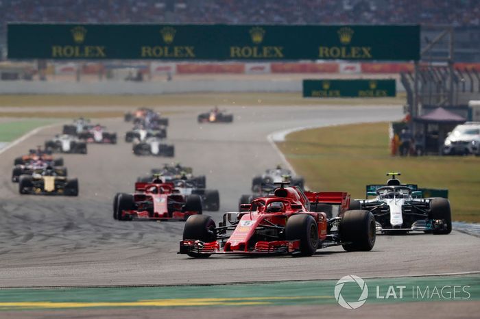 inicio de carrera, Sebastian Vettel, Ferrari SF71H, Valtteri Bottas, Mercedes AMG F1 W09, Kimi Raikkonen, Ferrari SF71H, Max Verstappen, Red Bull Racing RB14