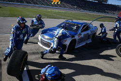 Dale Earnhardt Jr., Hendrick Motorsports Chevrolet pit stop