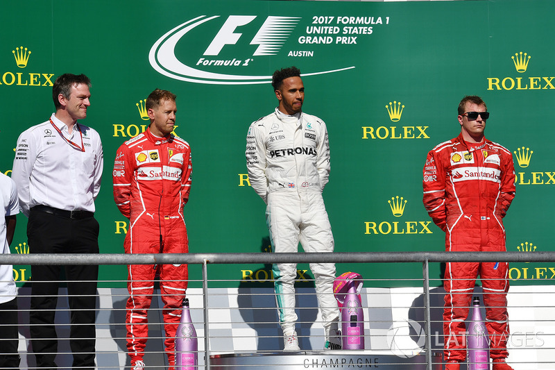 Usain Bolt, James Allison, Direttore Tecnico Mercedes AMG F1, il vincitore della gara Lewis Hamilton, Mercedes AMG F1, il secondo classificato Sebastian Vettel, Ferrari, il terzo classificato Kimi Raikkonen, Ferrari