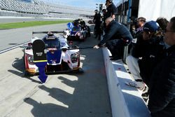 Phil Hanson, United Autosports gets back to the pits