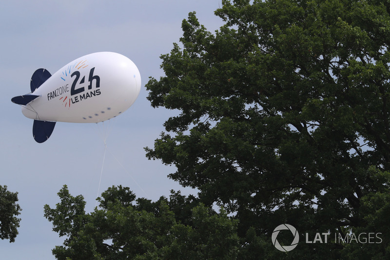 Dirigible de la Le Mans Fanzone