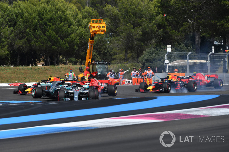 Start zum GP Frankreich 2018 in Le Castellet: Lewis Hamilton, Mercedes AMG F1 W09 EQ Power+, führt