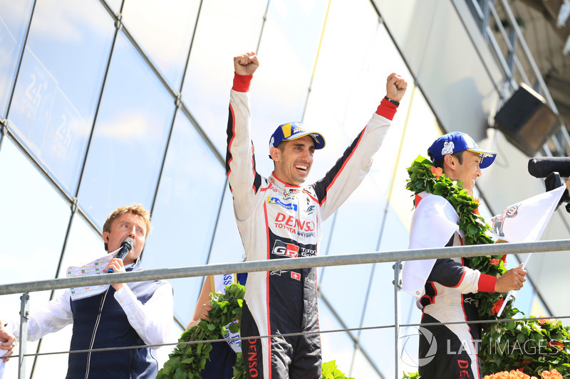 Overall podium: winner Sébastien Buemi, Toyota Gazoo Racing