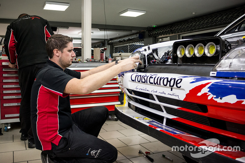 Sébastien Loeb Racing Peugeot 306 Maxi yeniden yapımı