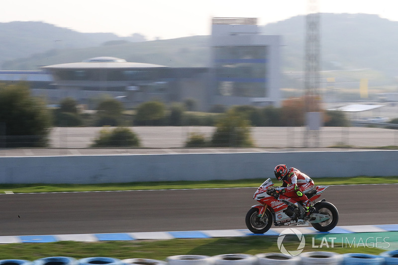 Lorenzo Savadori, Milwaukee Aprilia