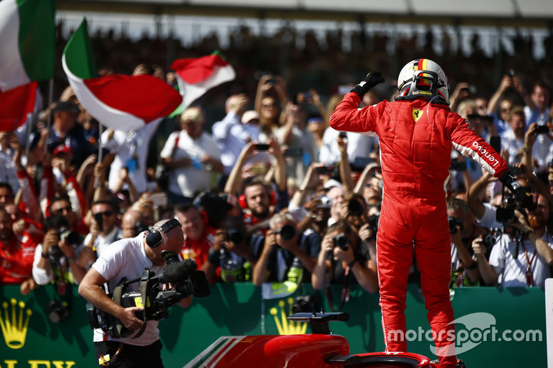Sebastian Vettel, Ferrari, festeggia nel parco chiuso