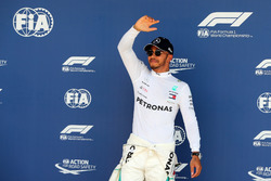 Pole sitter Lewis Hamilton, Mercedes-AMG F1