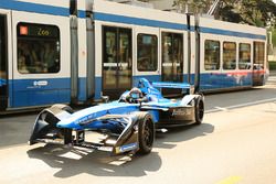 Sébastien Buemi in action in the streets of Zürich