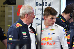Спортивный консультант Red Bull Хельмут Марко и гонщик Red Bull Racing Макс Ферстаппен