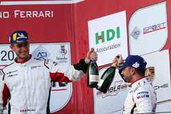 Podio Michelin Cup: Bashar Mardini, GDL Racing e Marco Cassara, Ombra Racing, festeggiano