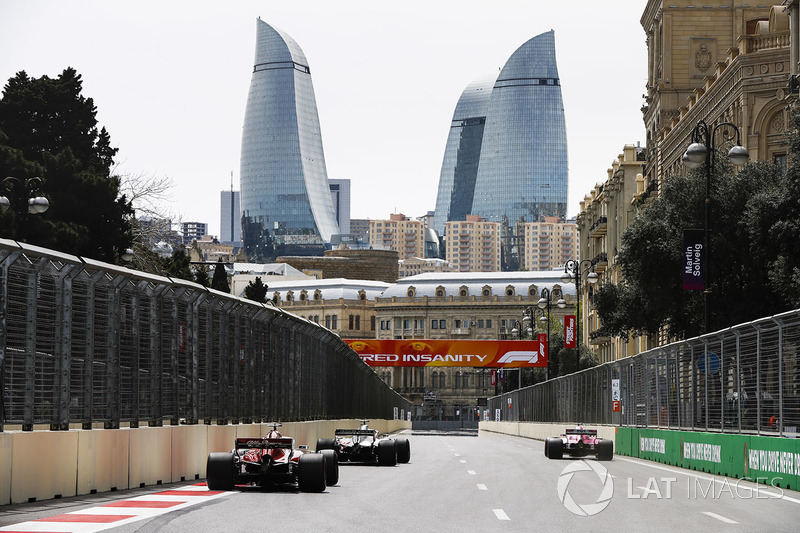 Кевин Магнуссен, Haas F1 Team VF-18, и Маркус Эрикссон, Alfa Romeo Sauber C37
