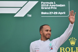 Podyum: Yarış galibi Lewis Hamilton, Mercedes-AMG F1