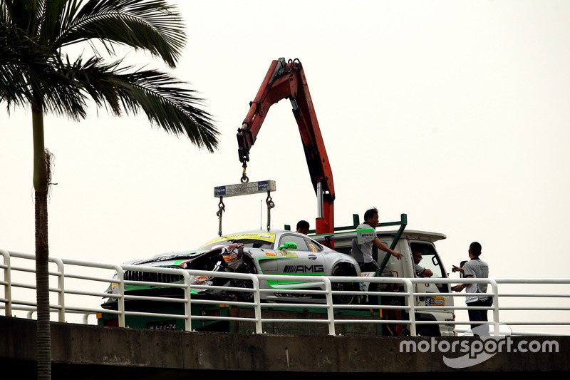 The crasched car of Daniel Juncadella, Mercedes-AMG Team Driving Academy, Mercedes - AMG GT3