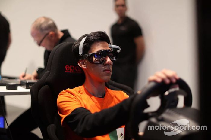 Un participante del McLaren World's Fastest Gamer