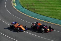 Max Verstappen, Red Bull Racing RB14 and Fernando Alonso, McLaren MCL33