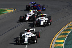 Marcus Ericsson, Sauber C37 leads Charles Leclerc, Sauber C37