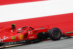 Kimi Raikkonen, Ferrari SF71H, fait des étincelles