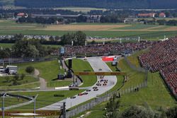 Lewis Hamilton, Mercedes-AMG F1 W09 leads at the start of the race