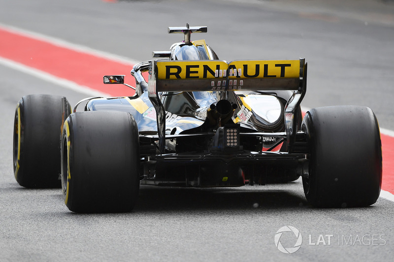 Детали задней части Renault RS18