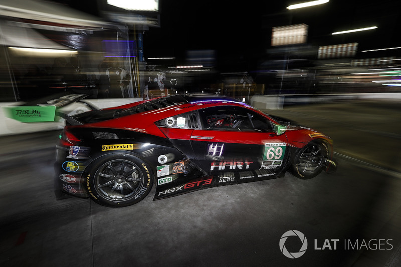 #69 HART Acura NSX GT3, GTD: Chad Gilsinger, Ryan Eversley, Sean Rayhall, John Falb, pit stop