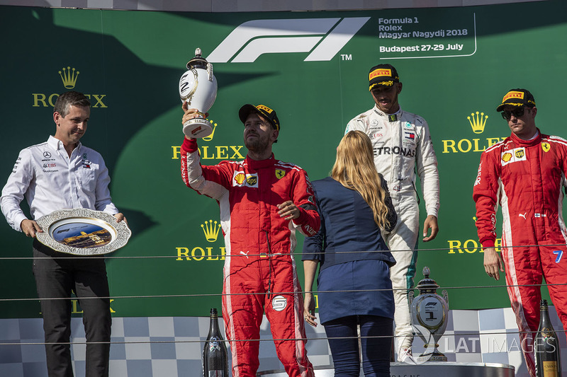 Podio: segundo lugar Sebastian Vettel, Ferrari