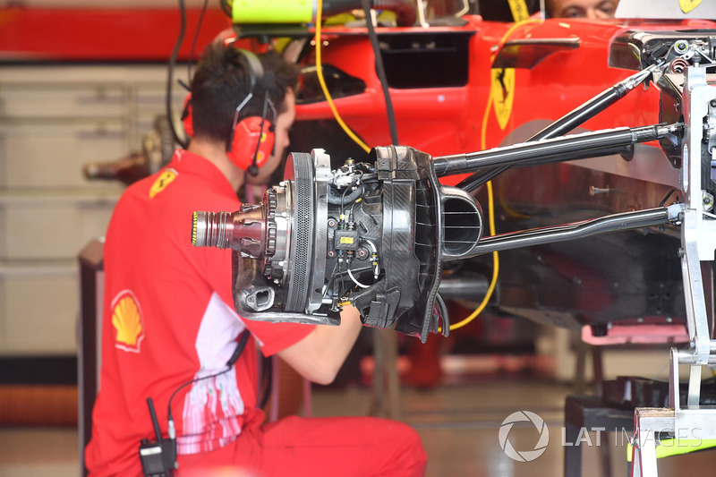 Vue détaillée d'un frein et d'un moyeu de la Ferrari SF71H