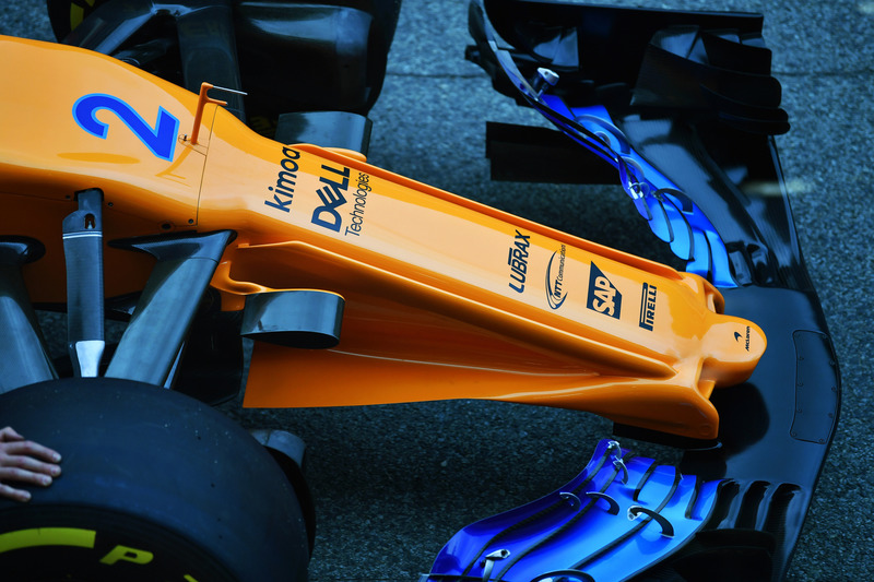 Носовой обтекатель и переднее антикрыло McLaren MCL33