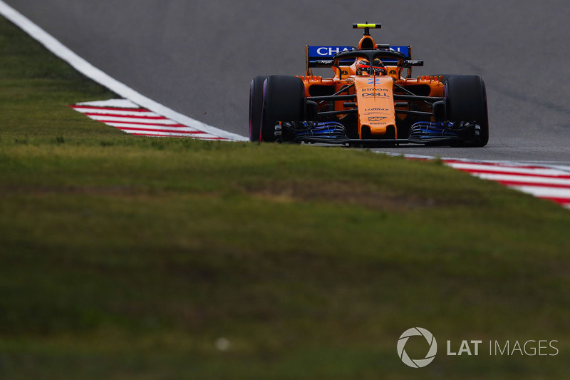 Stoffel Vandoorne, McLaren MCL33 Renault