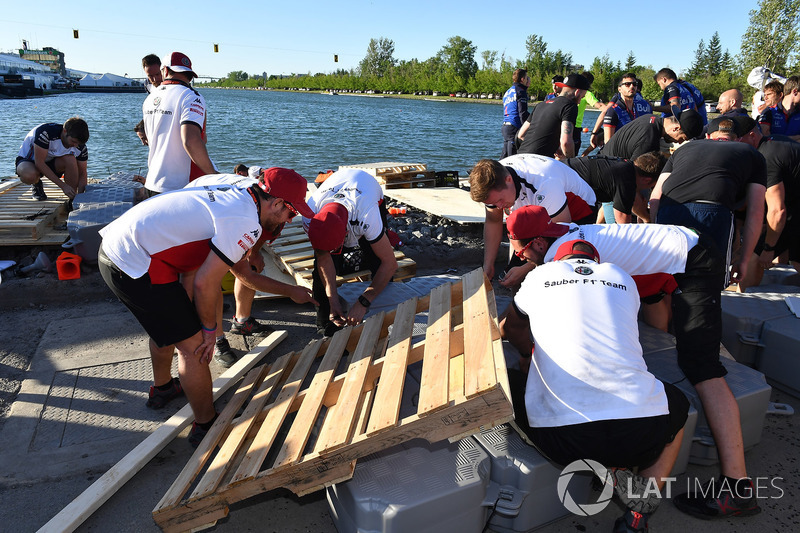 Sauber at the raft race