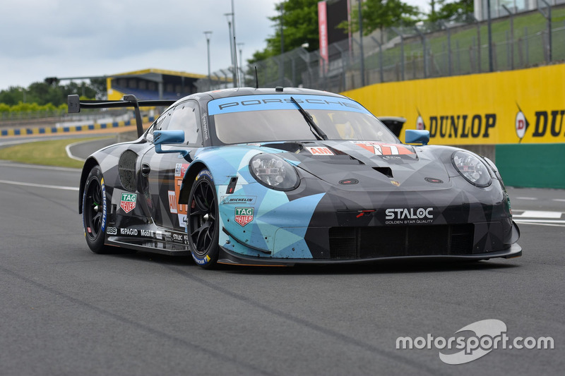 #77 Proton Competition Porsche 911 RSR