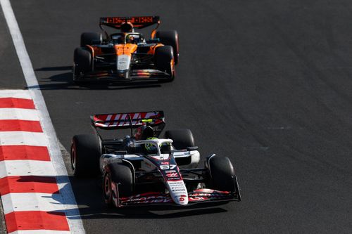 Oscar Piastri, McLaren, Oliver Bearman, Haas F1 Team