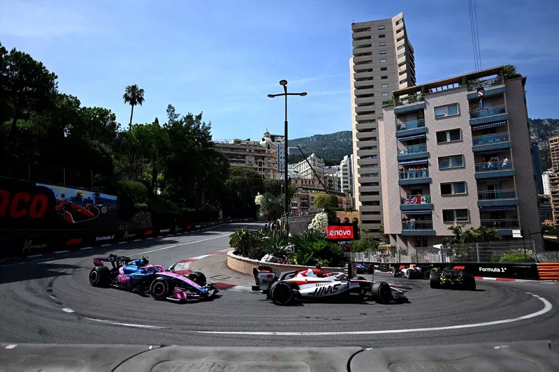 Franco Colapinto, Alpine, Esteban Ocon, Haas F1 Team