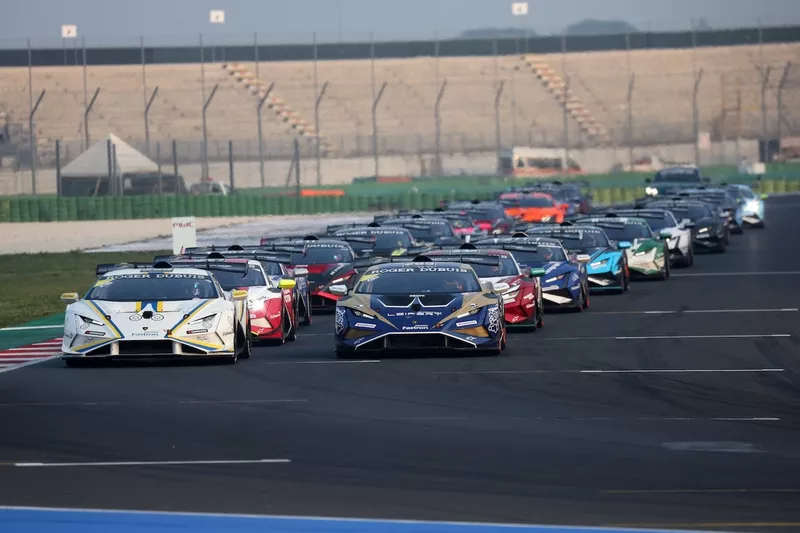 La partenza di Gara 2, Lamborghini Super Trofeo Asia