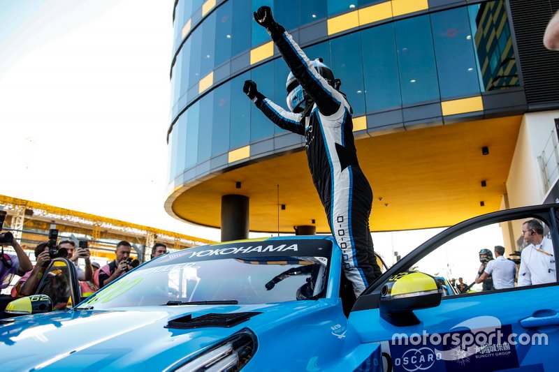 Winnaar Andy Priaulx, Cyan Performance Lynk & Co 03 TCR