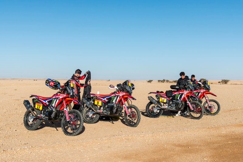 #17 Monster Energy Honda Team: Jose Ignacio Cornejo Florimo, #9 Monster Energy Honda Team: Ricky Brabec, #12 Monster Energy Honda Team: Joan Barreda Bort, #7 Monster Energy Honda Team: Kevin Benavides
