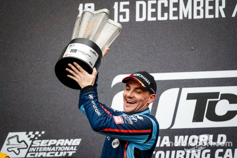 Podium: Race winner Norbert Michelisz, BRC Hyundai N Squadra Corse Hyundai i30 N TCR