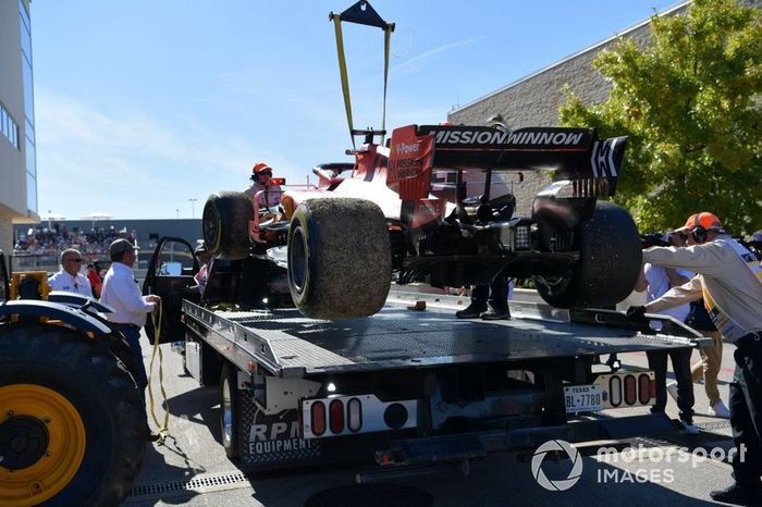 La suspensión dañada del monoplaza de Sebastian Vettel, Ferrari SF90