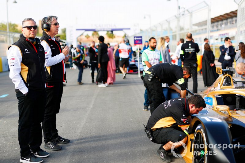 Mark Preston, Team Principal, DS Techeetah, in griglia di partenza