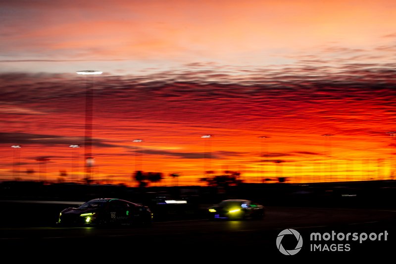 #86 Meyer Shank Racing w/Curb-Agajanian Acura NSX GT3, GTD: Mario Farnbacher, Matt McMurry, Shinya Michimi, Jules Gounon