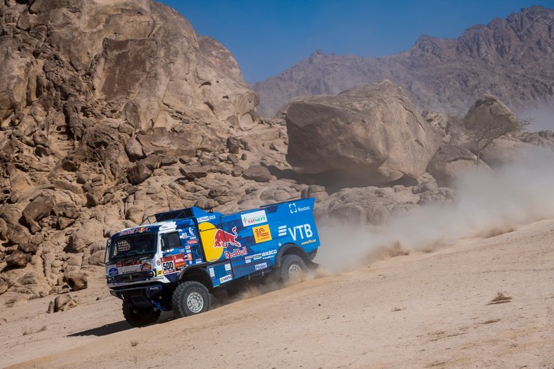 #500 Team KAMAZ Master: Eduard Nikolaev, Evgenii Iakovlev, Vladimir Rybakov