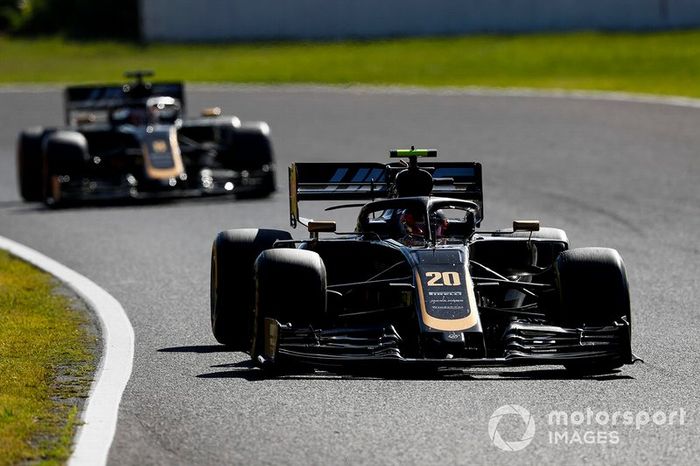 Kevin Magnussen, Haas F1 Team VF-19, Romain Grosjean, Haas F1 Team VF-19