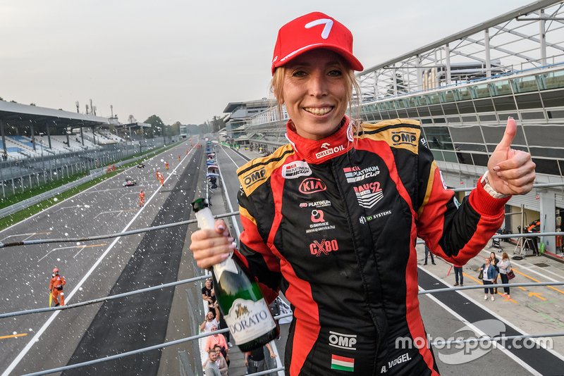5. Adrienn Vogel 628 punktów