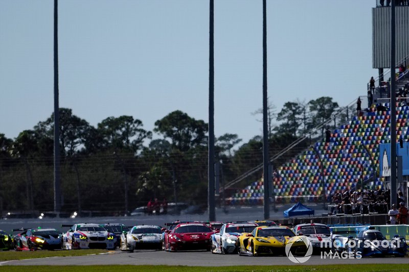 #18 Era Motorsport ORECA LMP2 07, LMP2: Kyle Tilley, Dwight Merriman, Ryan Lewis, Nic Minassian, #3 Corvette Racing Corvette C8.R, GTLM: Antonio Garcia, Jordan Taylor, Nicky Catsburg, #912 Porsche GT Team Porsche 911 RSR - 19, GTLM: Laurens Vanthoor, Earl Bamber, Mathieu Jaminet, #25 BMW Team RLL BMW M8 GTE, GTLM: Connor De Phillippi, Philipp Eng, Bruno Spengler, Colton Herta, #62 Risi Competizione Ferrari 488 GTE, GTLM: Daniel Serra, James Calado, Alessandro Pier Guidi, Davide Rigon, #63 Scuderia Corsa Ferrari 488 GT3, GTD: Cooper MacNeil, Toni Vilander, Jeff Westphal, Alessandro Balzan, start