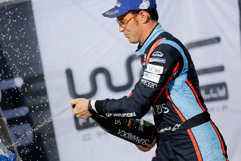 Podium: Thierry Neuville, Hyundai Motorsport