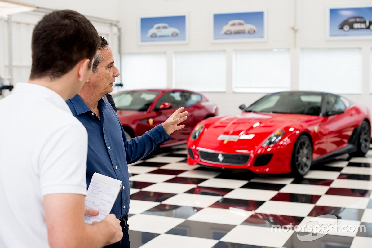 Nelson mostra seus carros