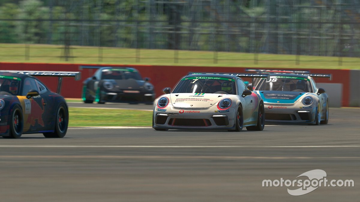 Jeff Giassi na Porsche TAG Heuer Esports Supercup