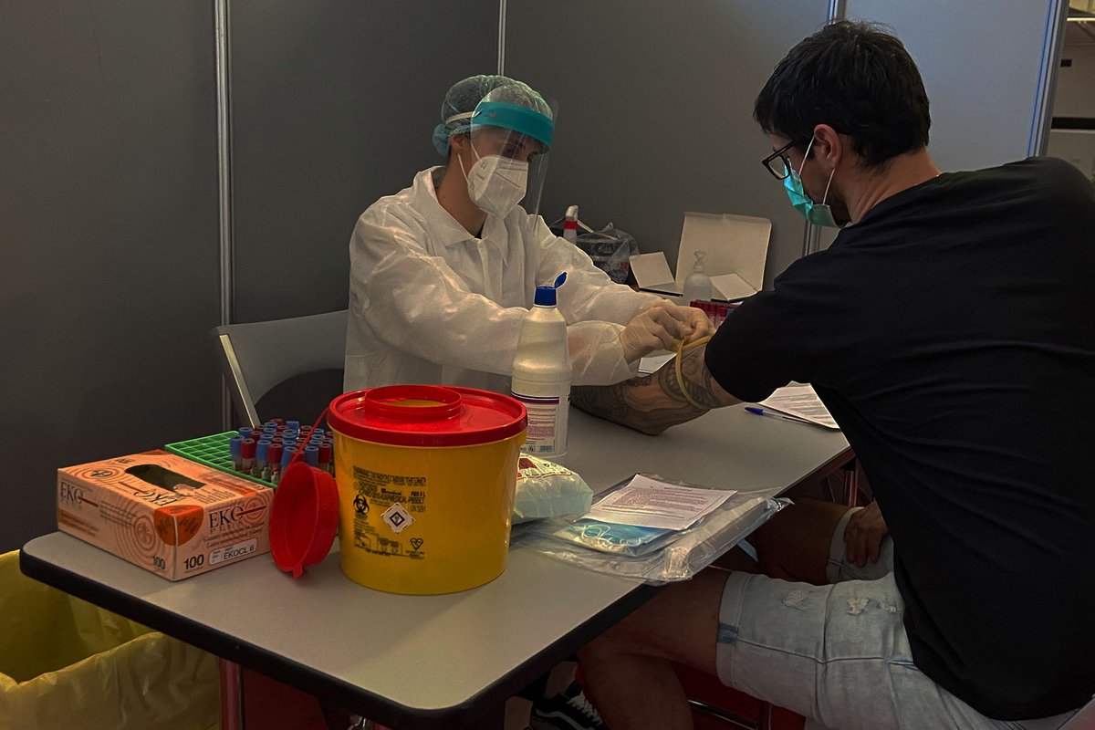 Test de serología en la fábrica de Scuderia Alpha Tauri